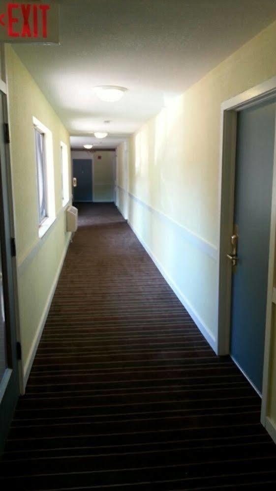 Riverwalk Inn & Suites Fort Atkinson Exterior foto